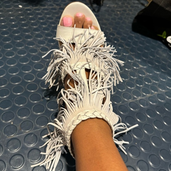 Emily B Billie in white heels - Picture 7 of 12